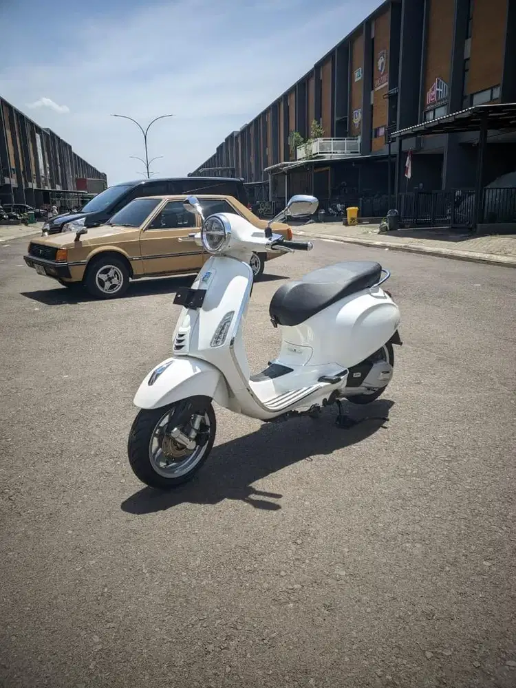 Vespa primavera 2025 Facelift km 400 perak