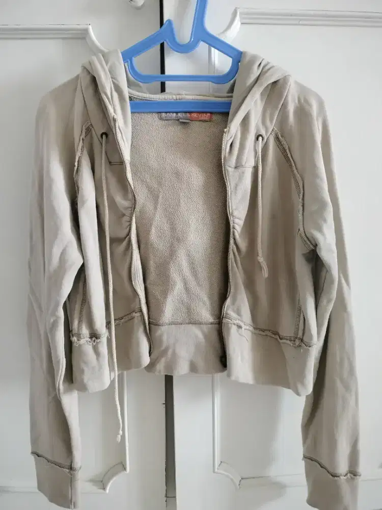 Jaket crop merk Samuel Kevin