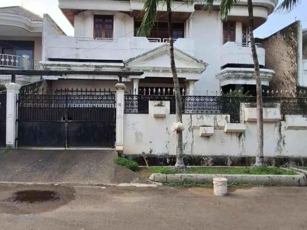 Dijual Rumah di Sunrise Garden, Jakbar LT.373m2 Harga Bisa Nego