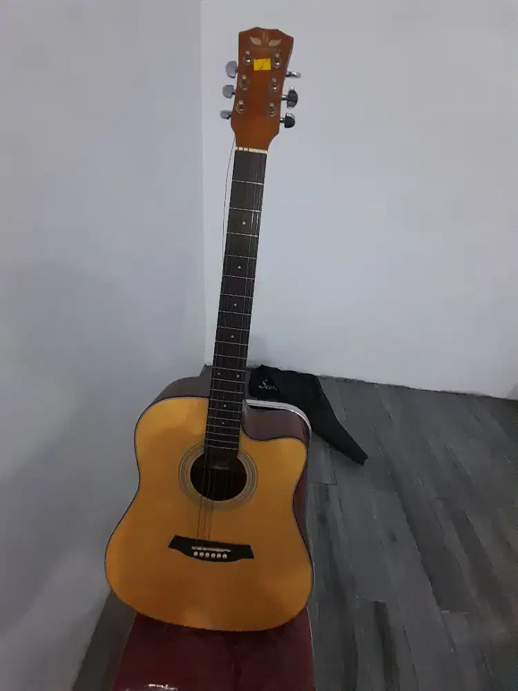 DIJUAL GITARRR AKUSTIKK