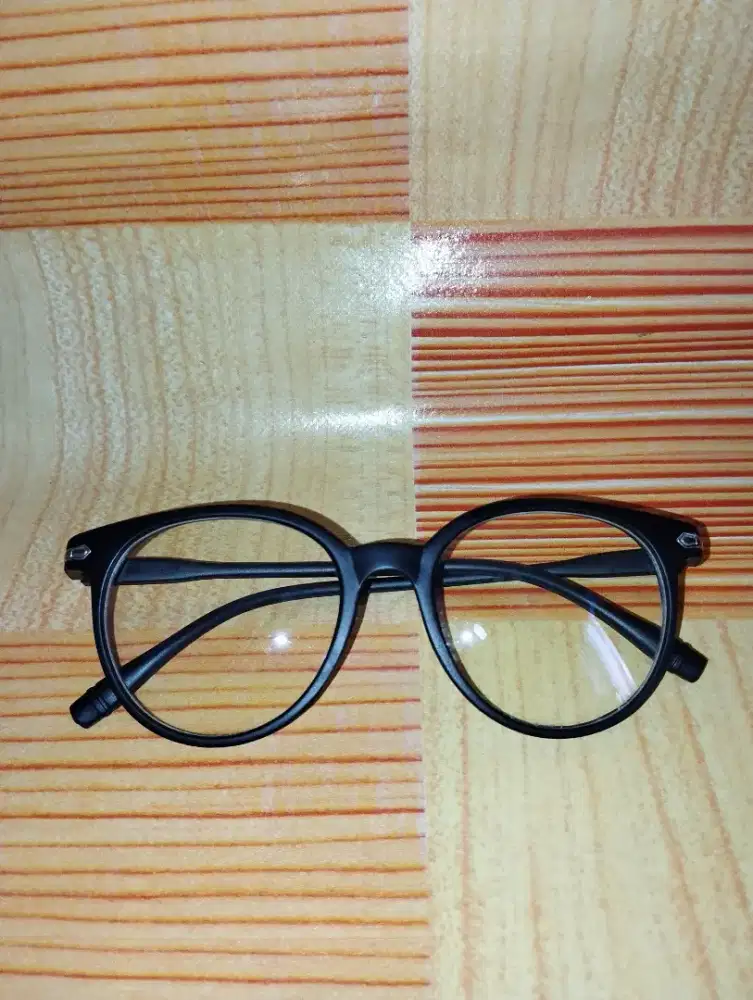 Kacamata anti radiasi