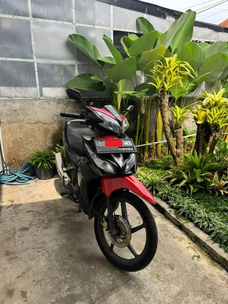 Motor Honda Blade 125 cc Tahun 2015