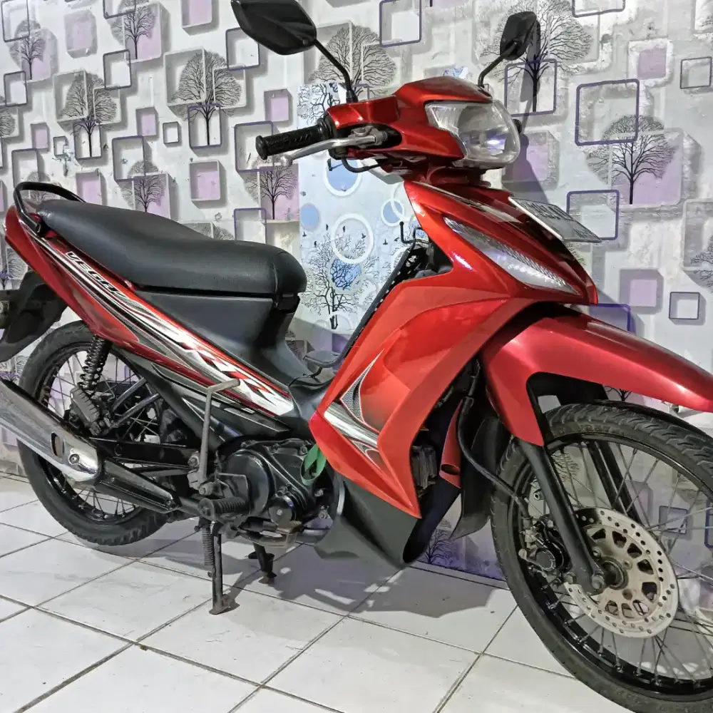YAMAHA NEW VEGA R 2015 MERAH MULUS GRES MASIH ORISINIL LENGKAP