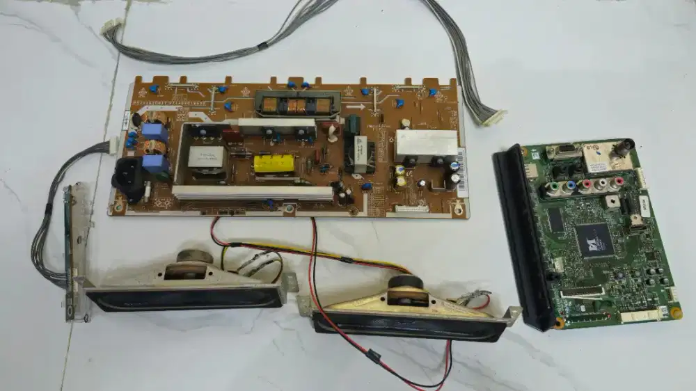 Mesin tv bongkaran sendiri