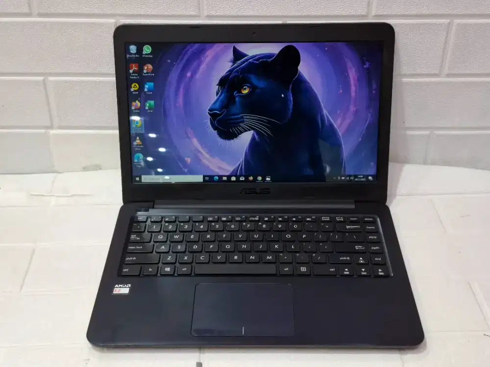 Laptop Asus Vivobook E14E402WA RAM 4GB/ HDD 500GB