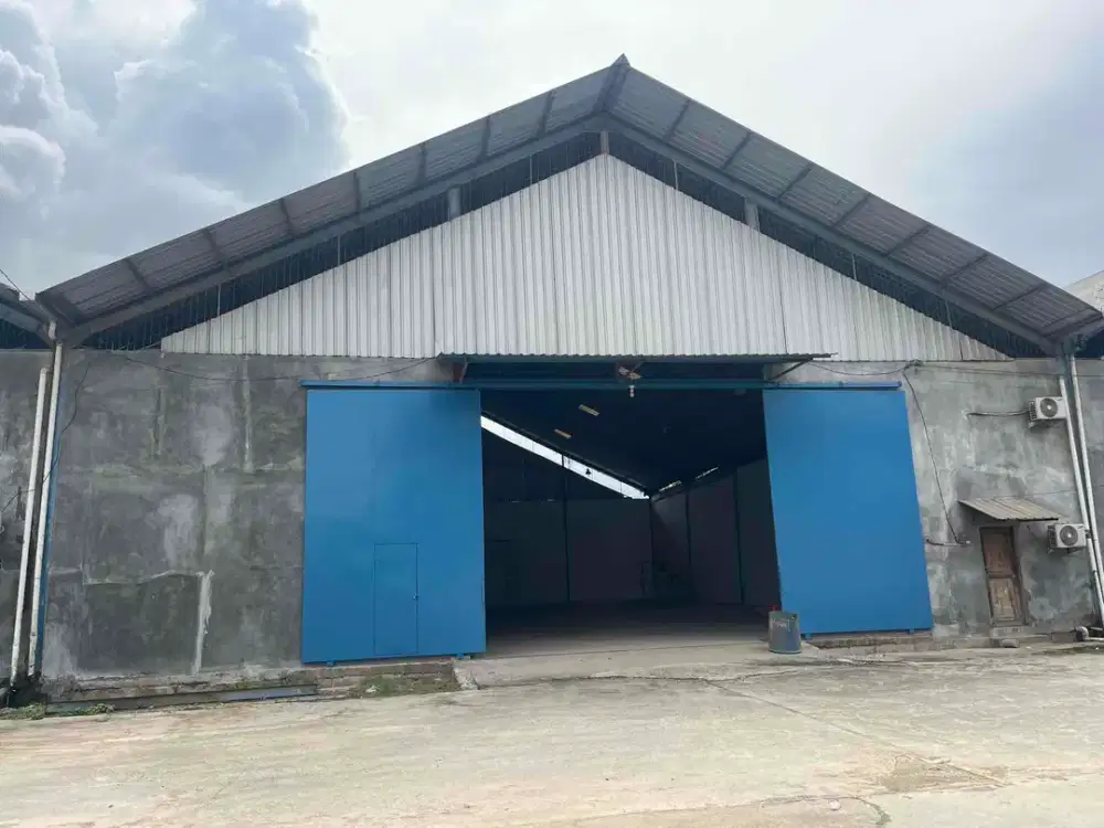disewakan gudang Balikpapan besar parkiran luas