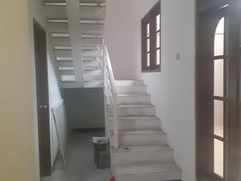 DIJUAL RUMAH MEWAH 2 LANTAI SIAP HUNI HARGA NEGO GRAHA INDAH BOGOR UTARA BO144