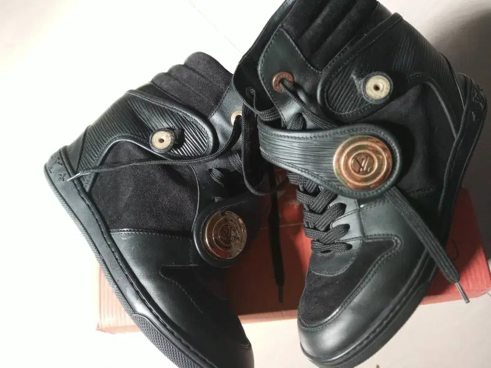 Preloved Sepatu LV Wanita Ori