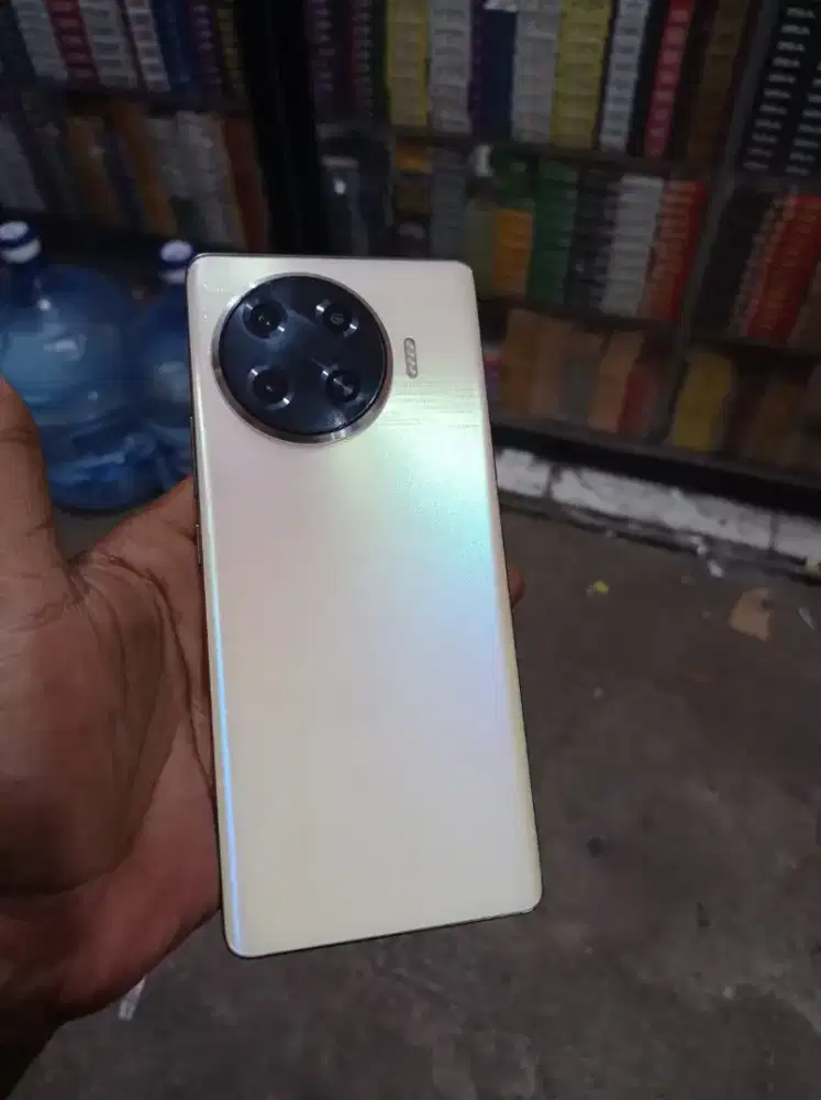 Tecno spark 20 pro plus++