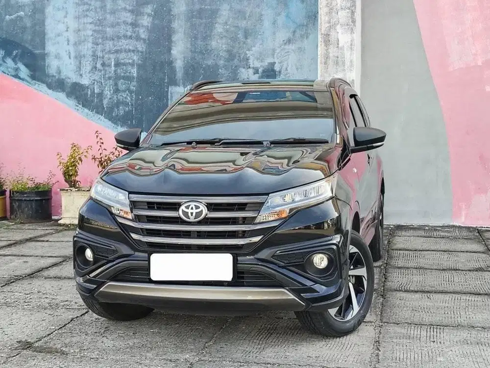 DP 10JT TOYOTA RUSH GR 1.5 AT MATIC AUTOMATIC 2021 HITAM