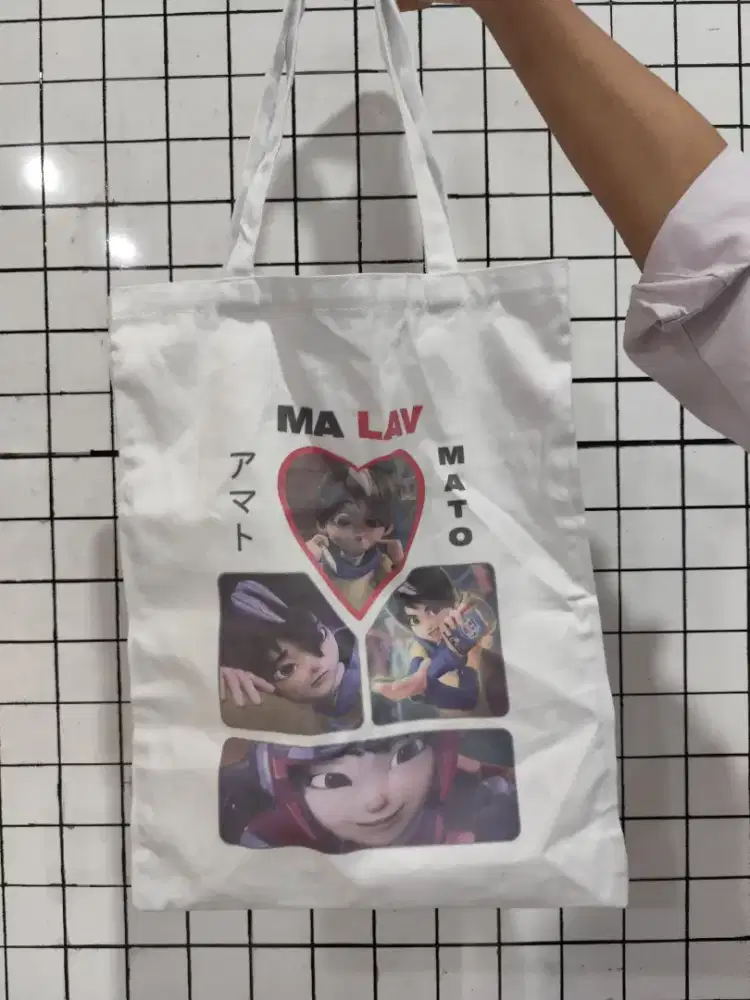 TOTE BAG STYLE DESAIN KARTUN AMATO