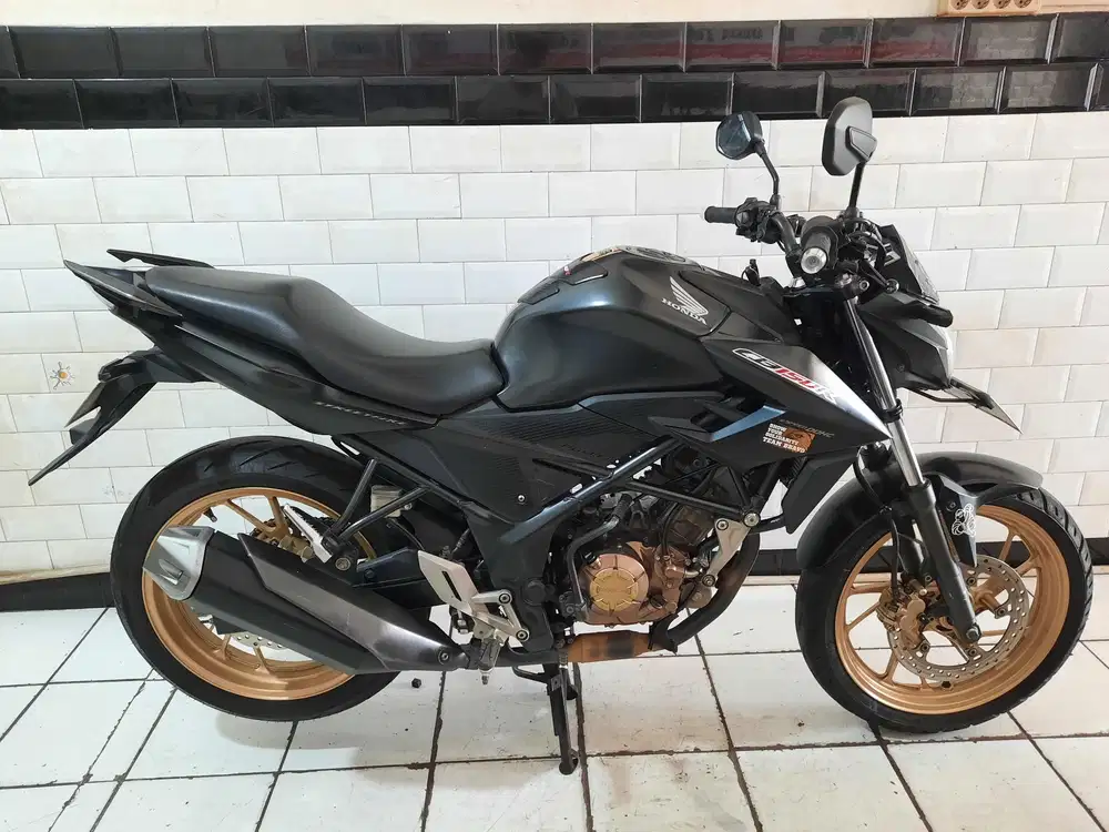 Honda cb 150r tahun 2017 terawat