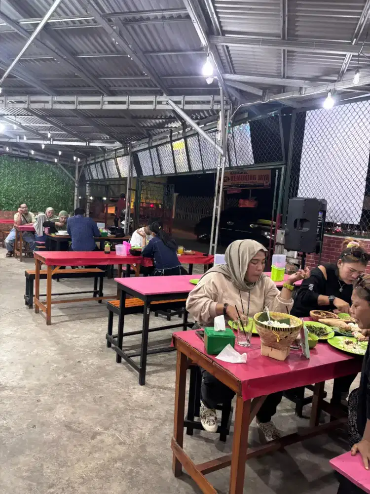 Over kontrak pecel lele