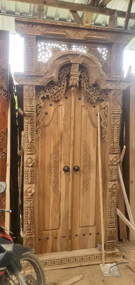 Pintu gebyok ukir