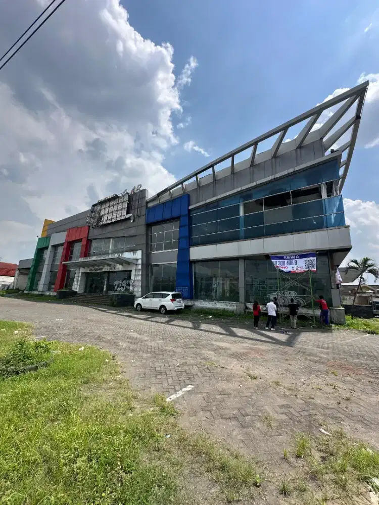 Disewakan Ex Supermarket Nol Jalan Urip Sumoharjo Kediri dkt Alun-Alun