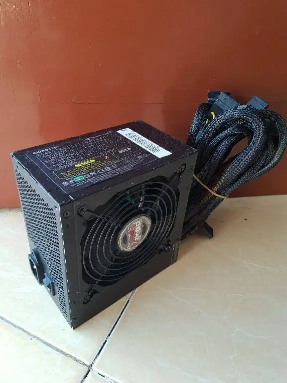 PSU Gigabyte 500w 80+ 2x8 pin vga