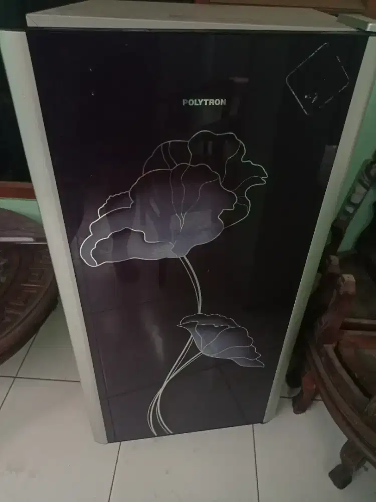 Kulkas polytron