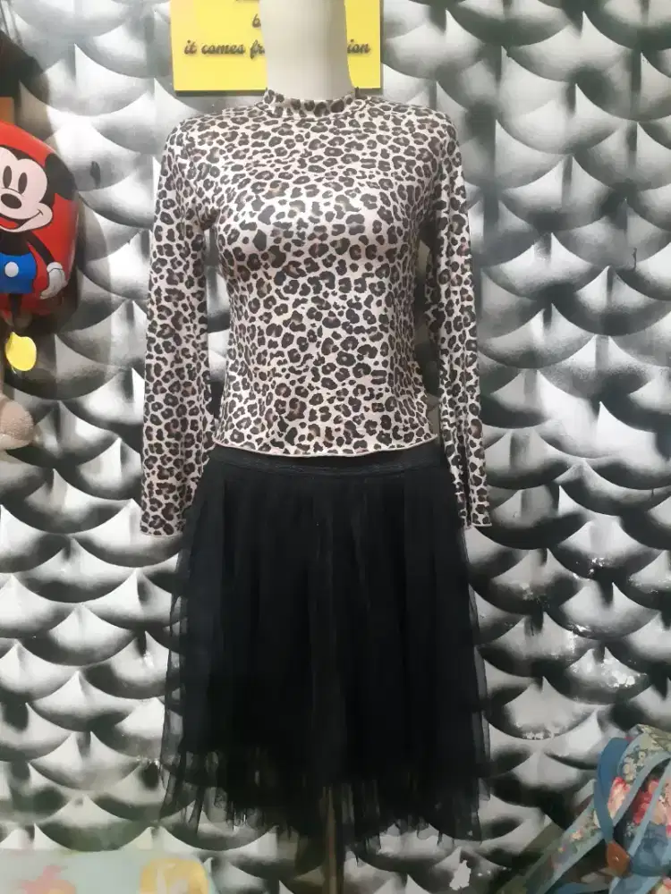Shein Crop top leopard remaja preloved tjap karoeng