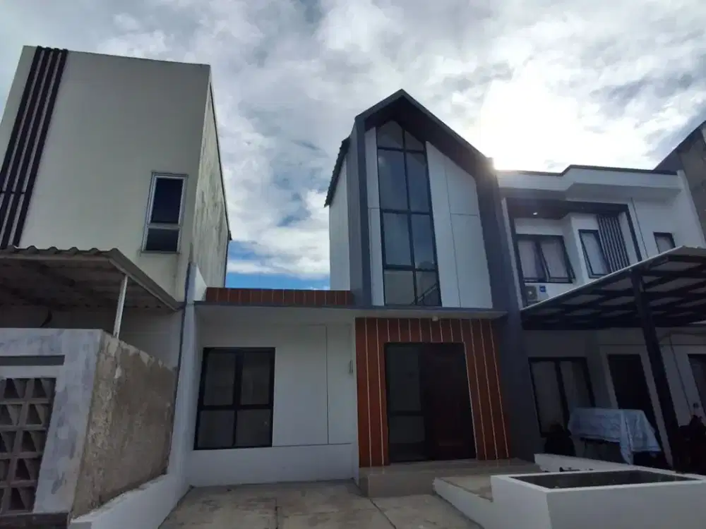 RUMAH MEWAH 2 LANTAI SIAP HUNI PAMULANG, Tangerang Selatan