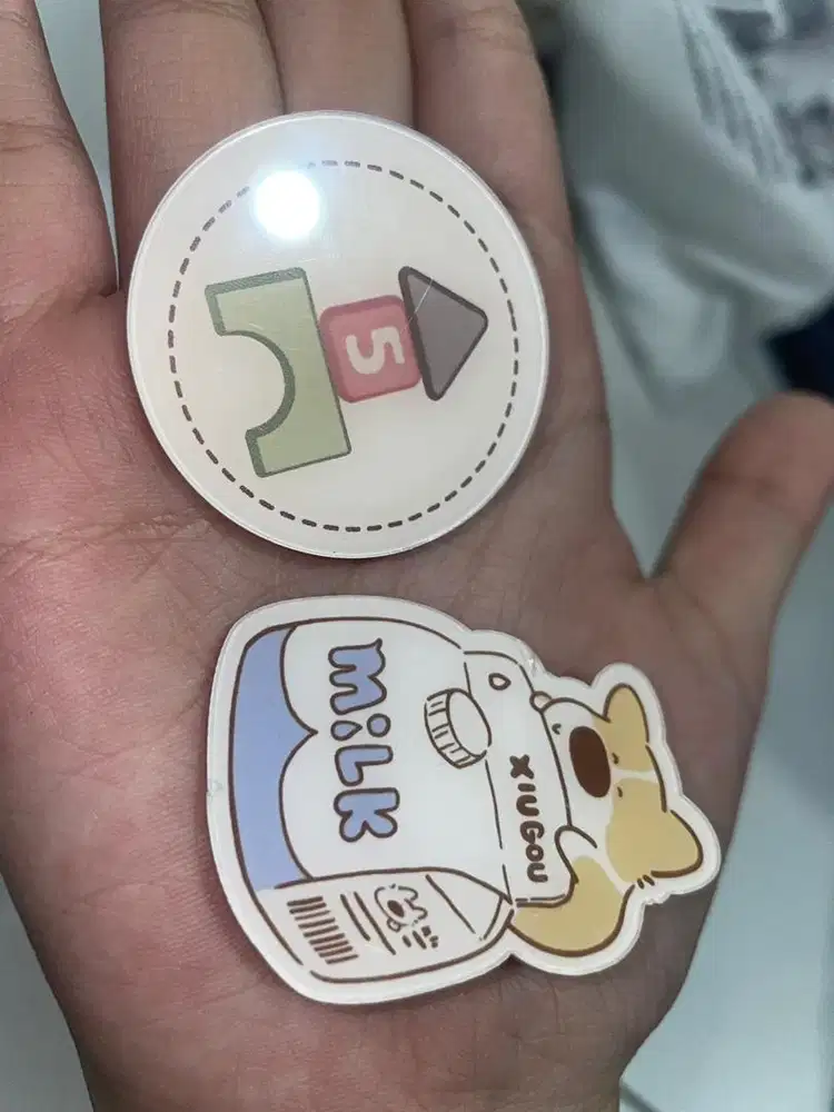 Bag pin cute green and cream