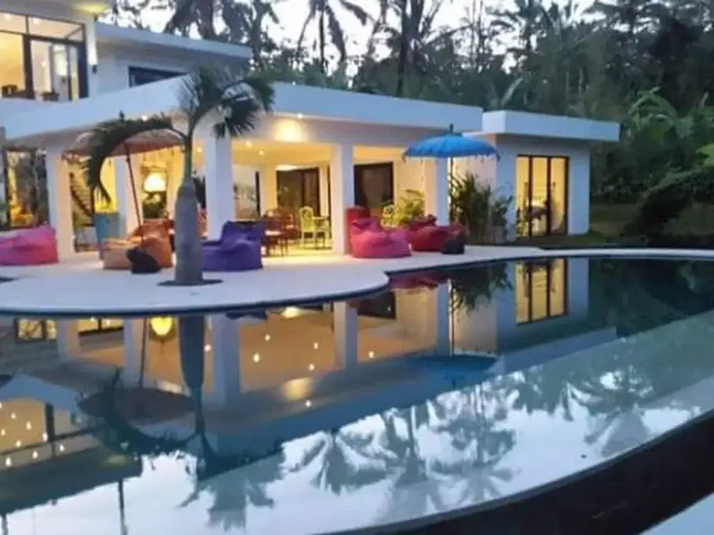 Luxury villa mewah full view jungle ubud bali