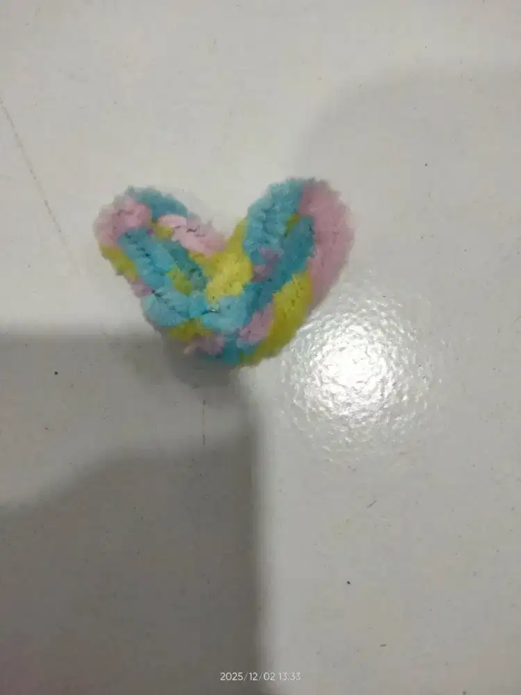 pin love warna warni