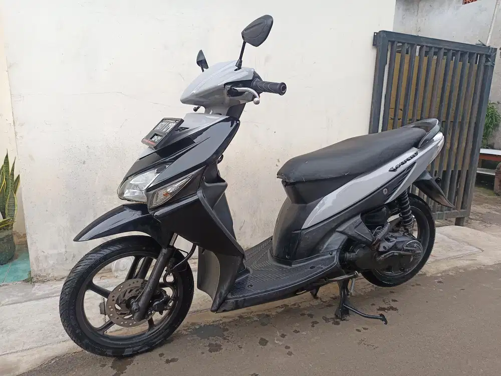 Di jual cepat vario cw 2009  bagus