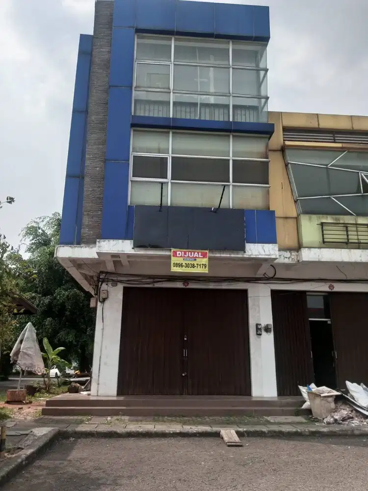 Ruko 3 Lantai di Hook