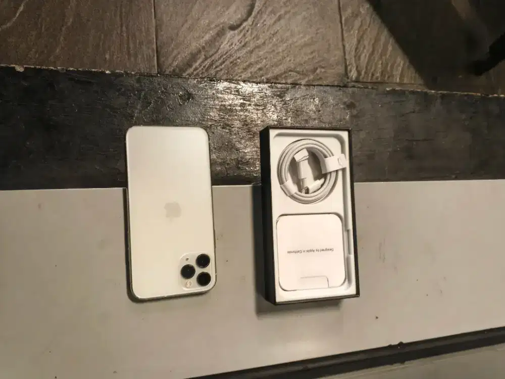 Iphone 11 pro 256gb cocok gan