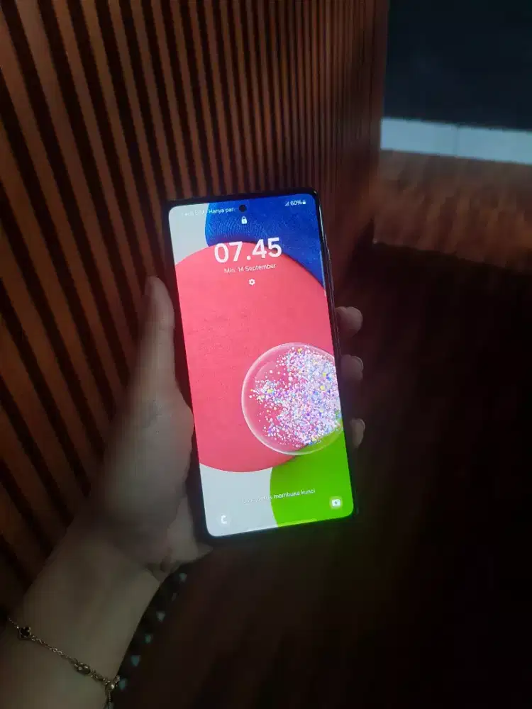 Samsung Galaxy A52s 5G 8/256 – Fullset Nominus – Rp 2.500.000