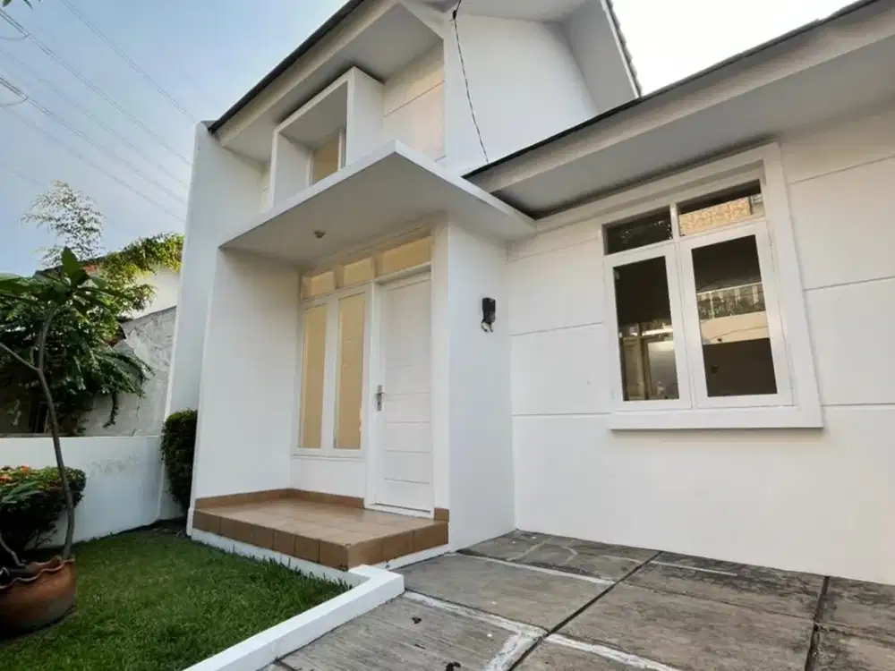 Dijual Cepat Rumah Murah dan Cantik Di Dalam Perumahan Kemang Pratama, Bekasi