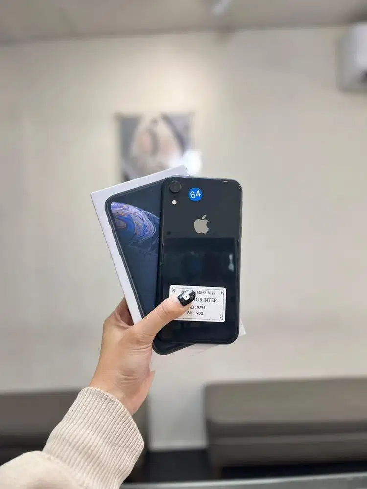 Iphone XR 64GB fullset mulus nominus bergaransi terima tt cod kredit