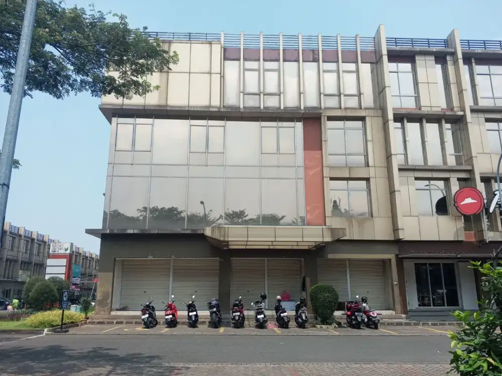 Disewakan  Gedung Ruko Green Village 3 Unit Gandeng ( 1hoek, 2 badan ) Cipondoh Tangerang