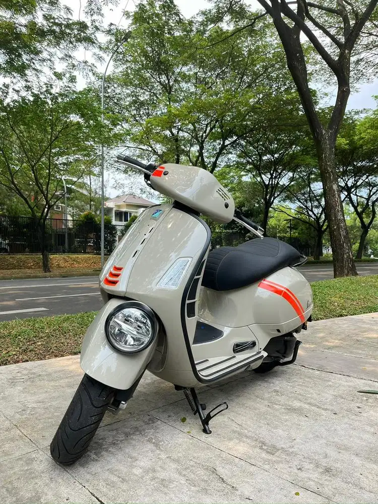 VESPA GTS 300 HPE 2023