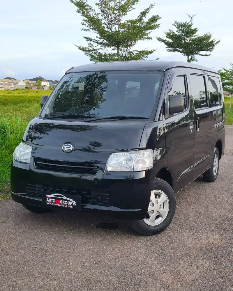 Daihatsu GranMax Minibus (Hitam) Tipe D FF FH 1.3 Manual – 2021