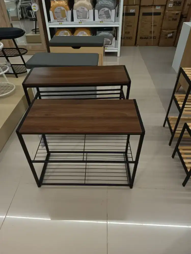 Rak sepatu minimalis