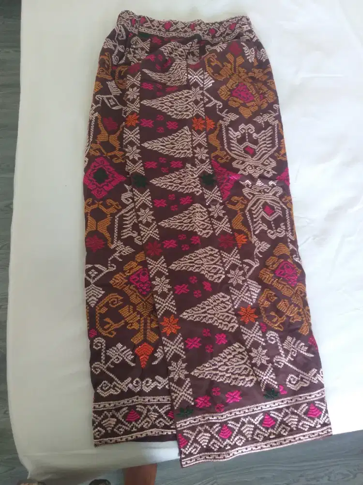 Kamen songket tidak asli