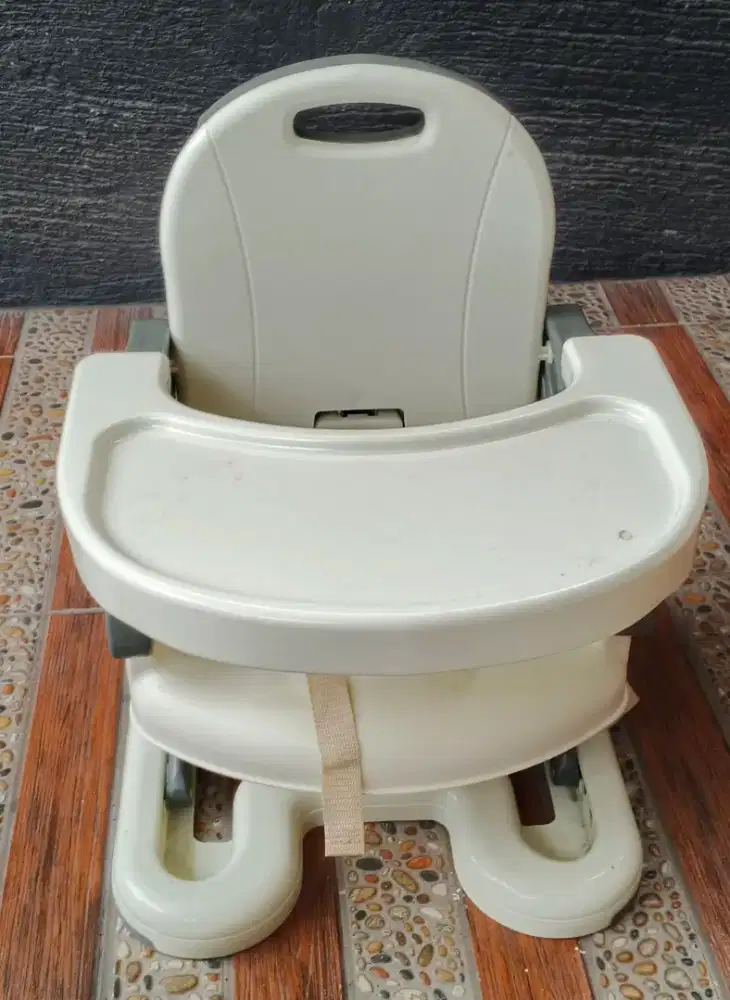 kursi makan anak