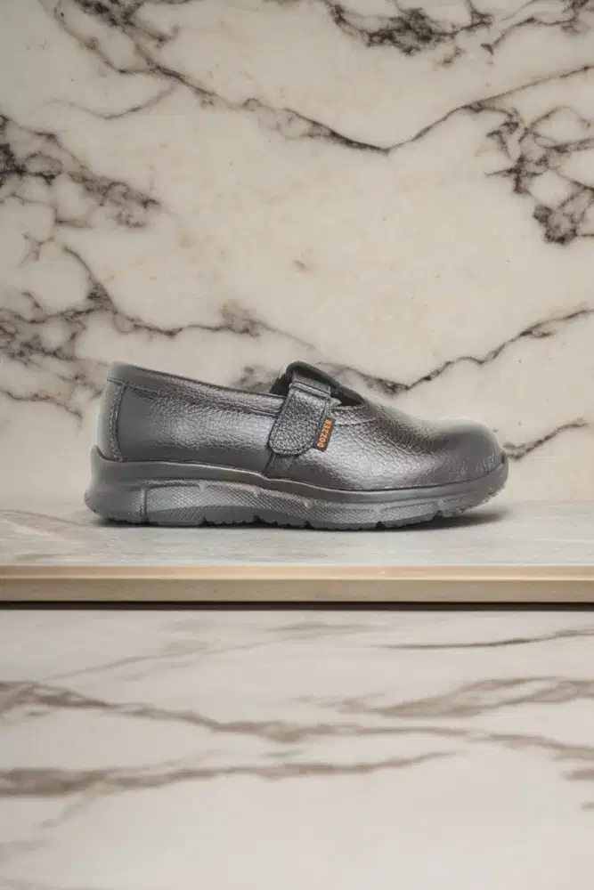 Hemat Sepatu safety pria Lembang