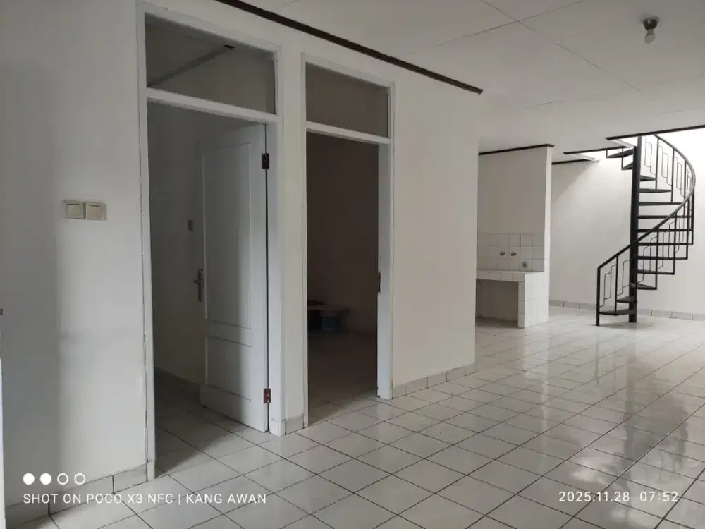 Rumah STRATEGIS Lokasii TOP Pusat Kota Bandung, dekat Lapangan Tegalega