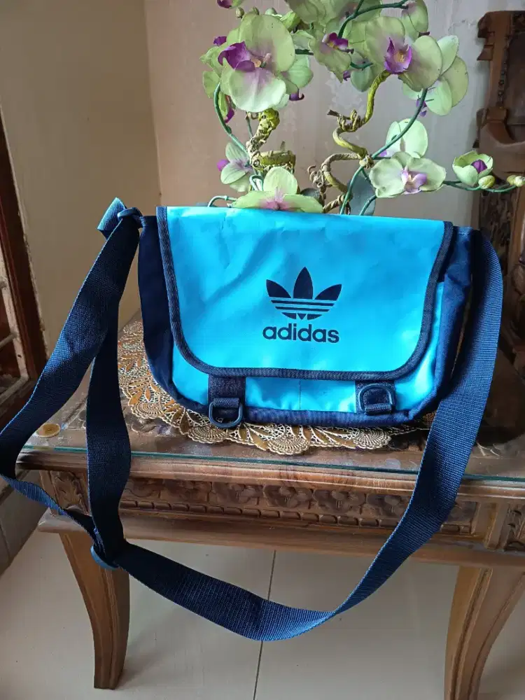 Tas slempang Adidas ori