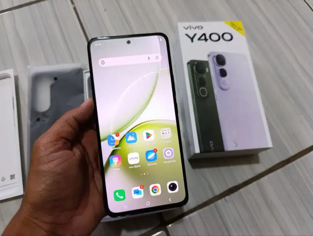 Vivo Y400
Ram 8+8/128