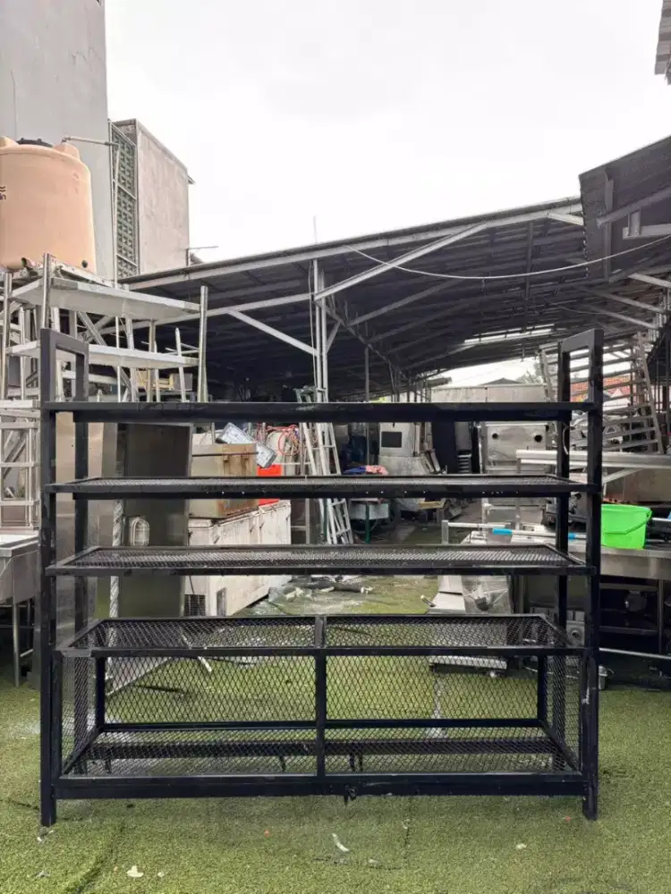 Rak besi
Ukuran 208x50x185