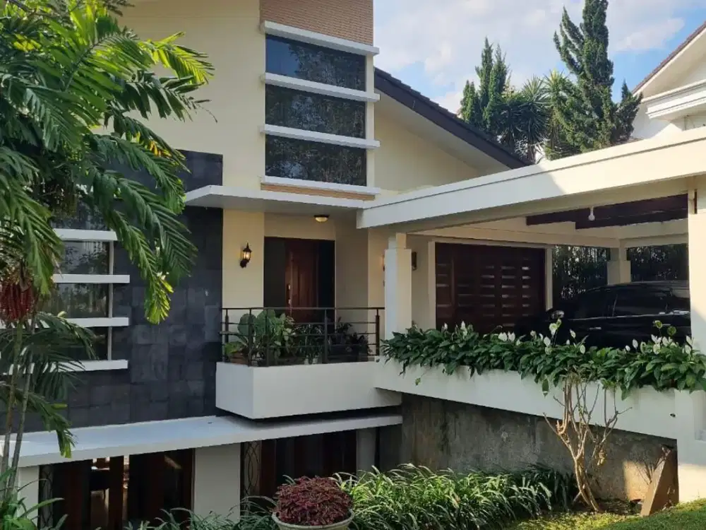 DIJUAL Rumah VILLA di Kawasan Sejuk & ELITE di DAGO PAKAR Lokasi super strategis dkt Hotel Indigo dan Intercontinental Bandung