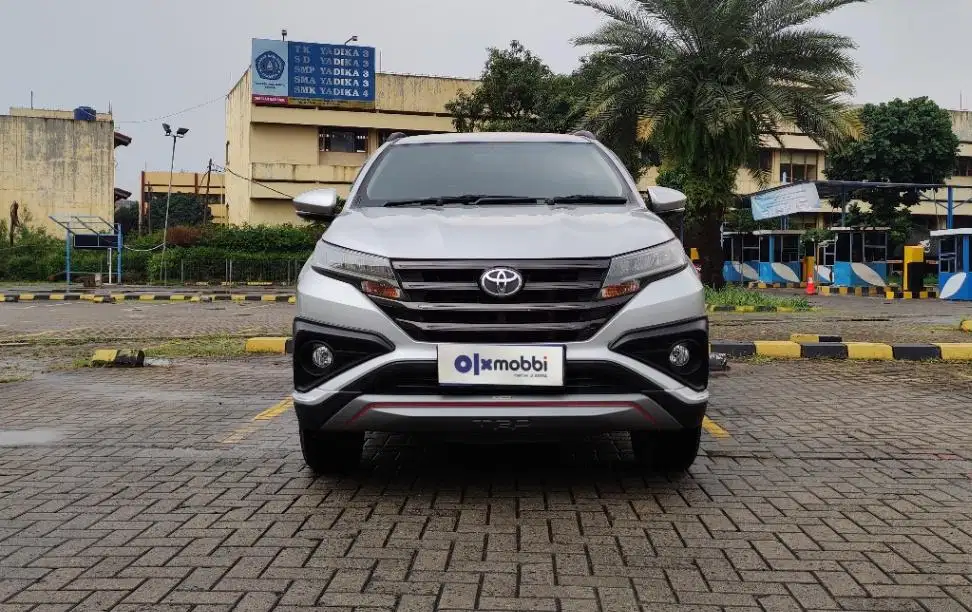 TDP 8,JT Toyota Rush 1.5 TRD Sportivo Bensin-AT Silver 2018