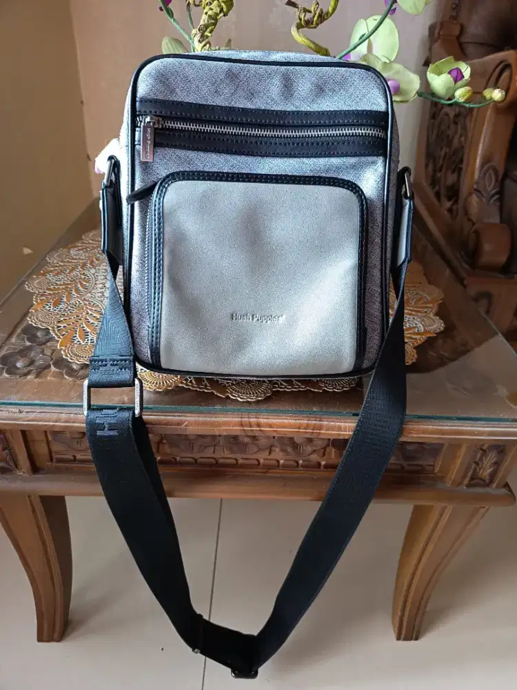 Tas slempang hush puppies like new