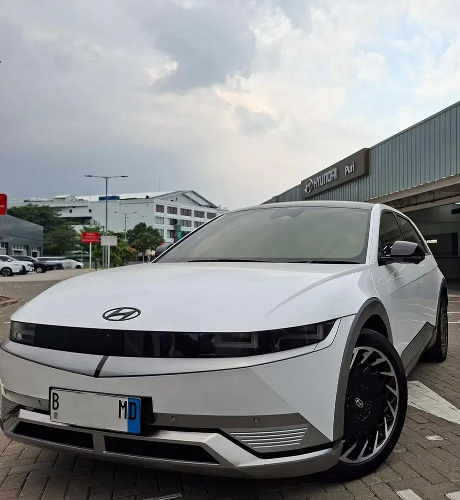 Hyundai IONIQ 5 SLR 2023 Bluelink - Kondisi Istimewa Full Detailing