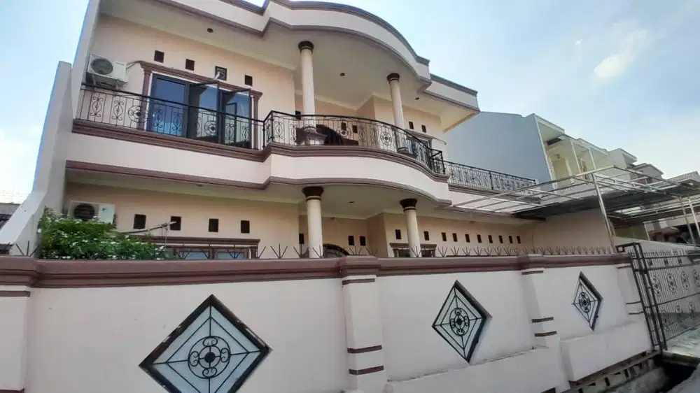 Dijual Rumah Asri 301m2 6KT Depan RPTRA di JI. Galur Sari 2 No. 58