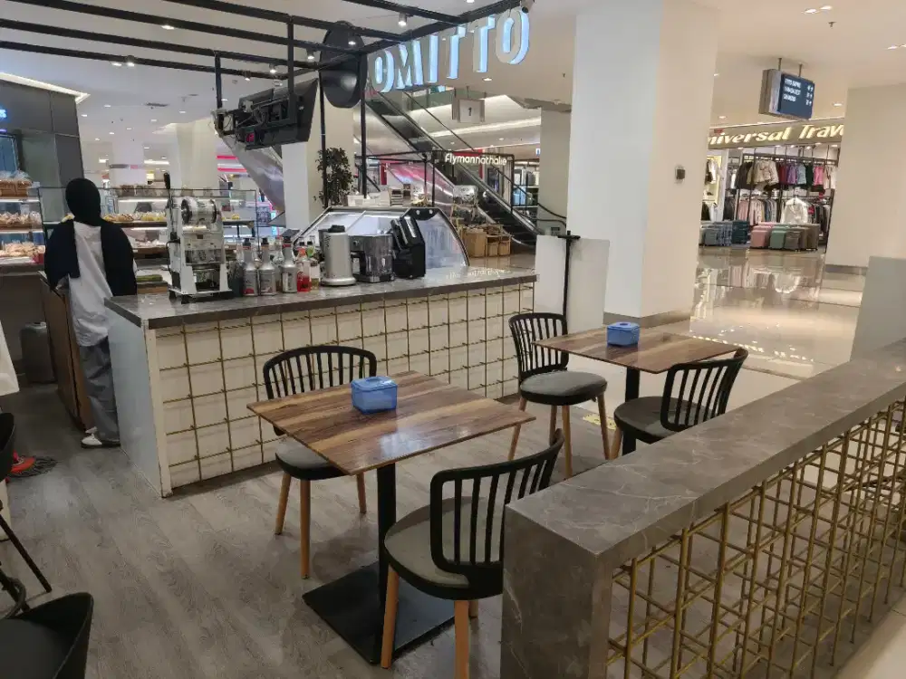 Crew outlet , Barista , Sales Counter