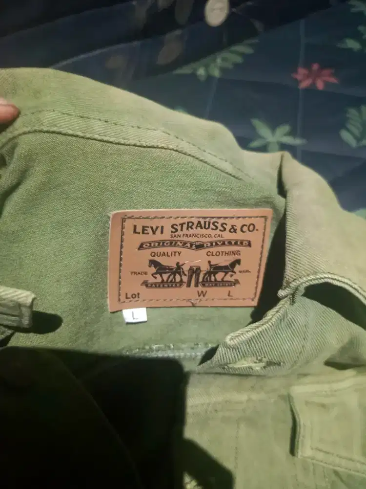 Yu jual aja jaket levis denim size L